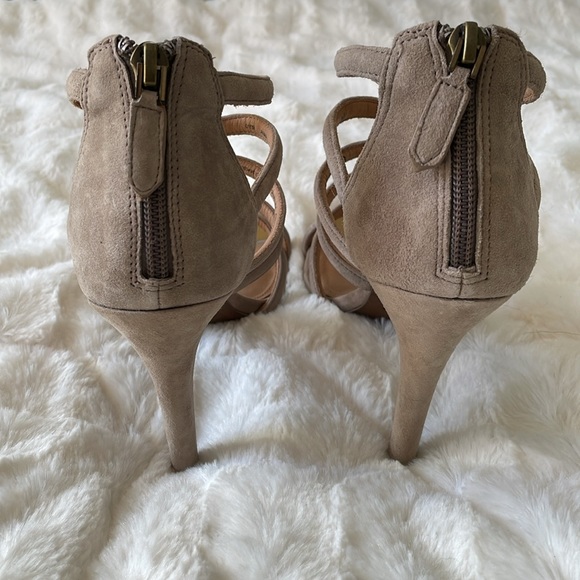 COACH LAVINA LEATHER STRAPPY HEELS PUMPS NWOT - Picture 4 of 11